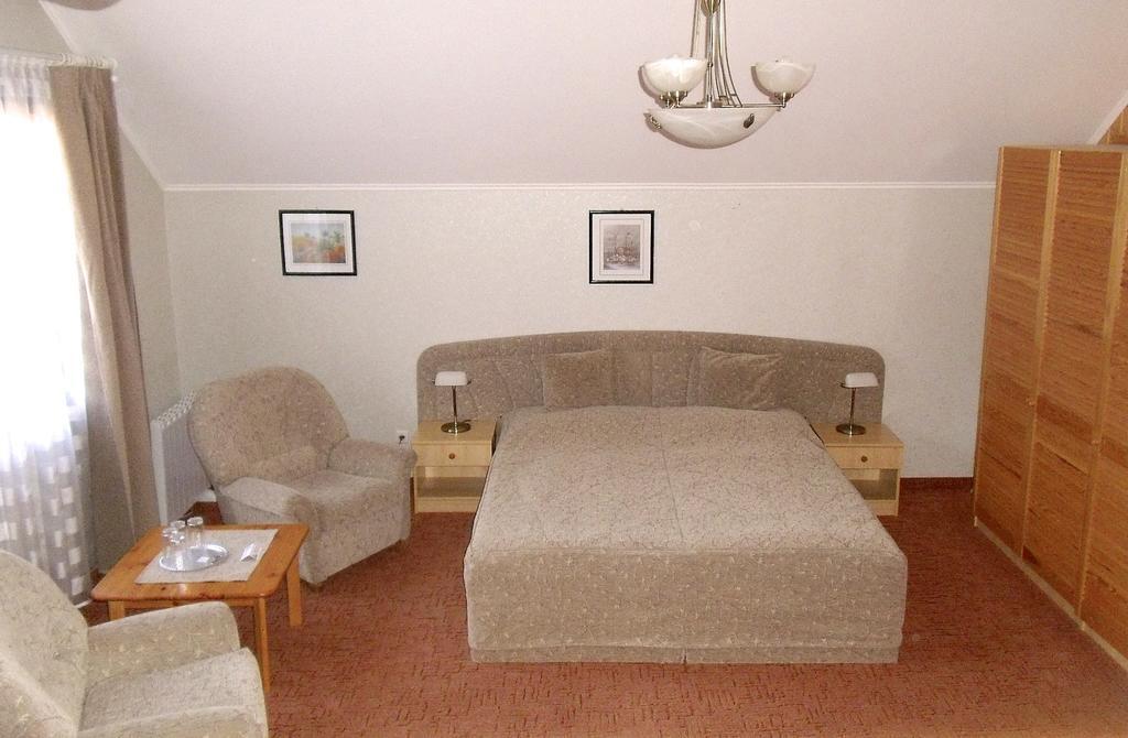 Angela Panzio Bed & Breakfast Berettyóújfalu Oda fotoğraf